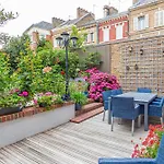 Maison Longuevie 4* أميا